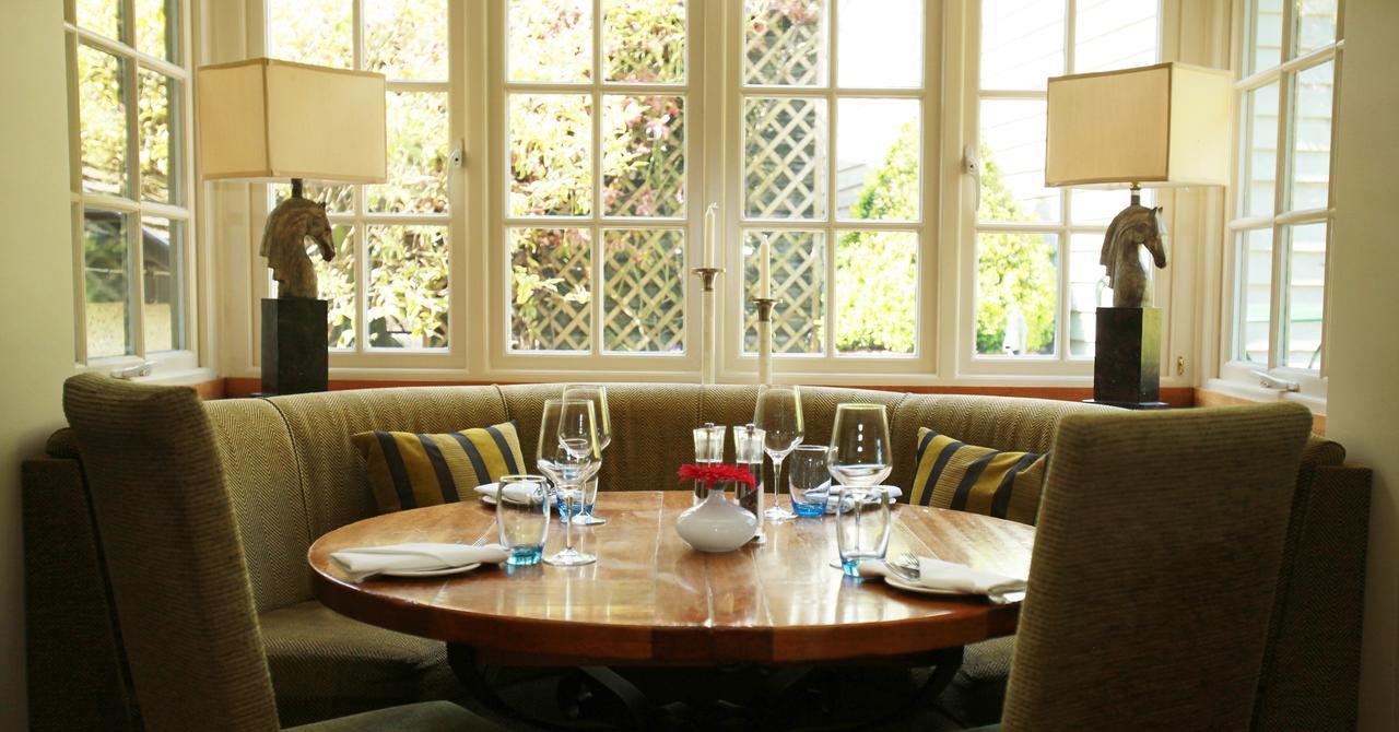The Black Horse At Ireland Shefford Exterior photo